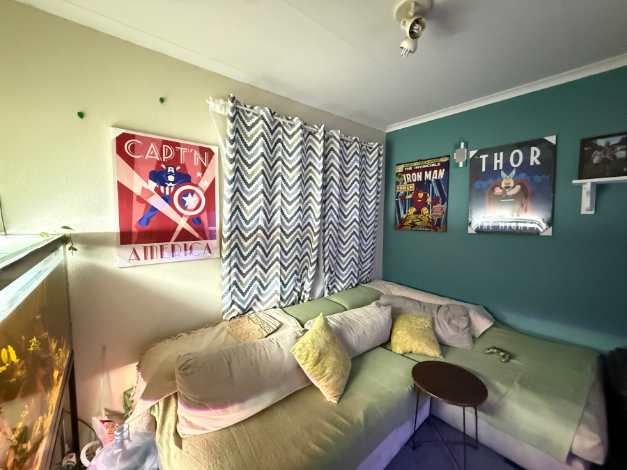 3 Bedroom Property for Sale in Linmeyer Gauteng