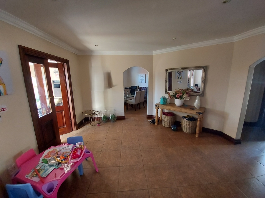 To Let 3 Bedroom Property for Rent in Equestria Gauteng