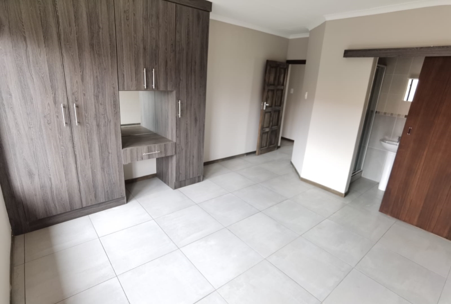 To Let 2 Bedroom Property for Rent in Kenleaf Gauteng