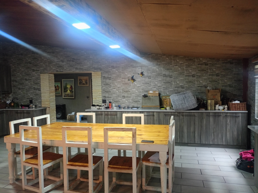 5 Bedroom Property for Sale in Sonland Park Gauteng