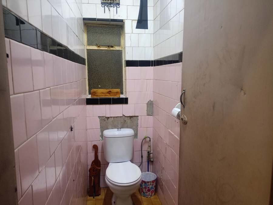 5 Bedroom Property for Sale in Sonland Park Gauteng