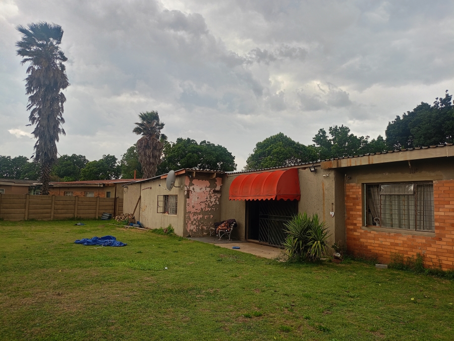 5 Bedroom Property for Sale in Sonland Park Gauteng