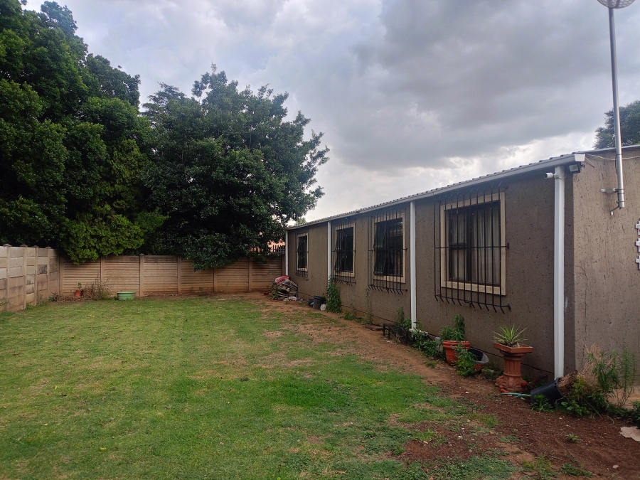 5 Bedroom Property for Sale in Sonland Park Gauteng