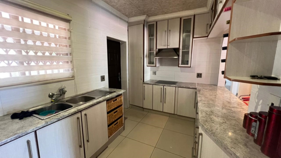 3 Bedroom Property for Sale in Crystal Park Gauteng