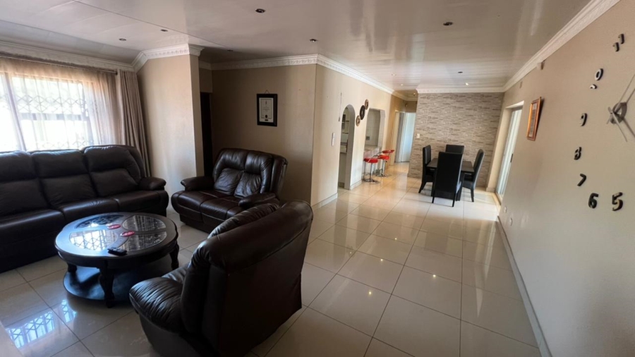 3 Bedroom Property for Sale in Crystal Park Gauteng