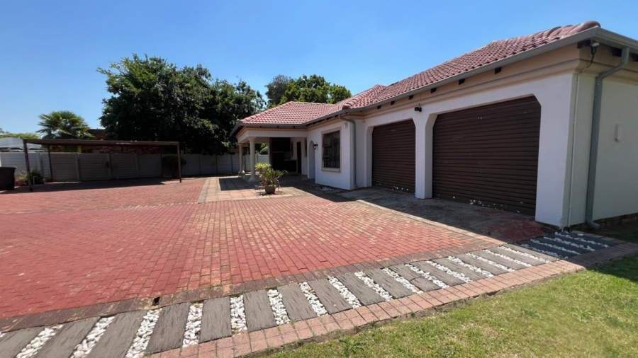 3 Bedroom Property for Sale in Crystal Park Gauteng