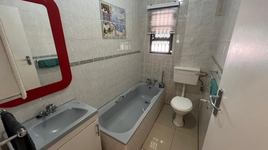 3 Bedroom Property for Sale in Crystal Park Gauteng