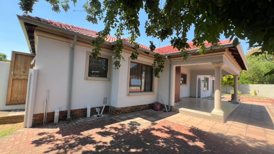 3 Bedroom Property for Sale in Crystal Park Gauteng