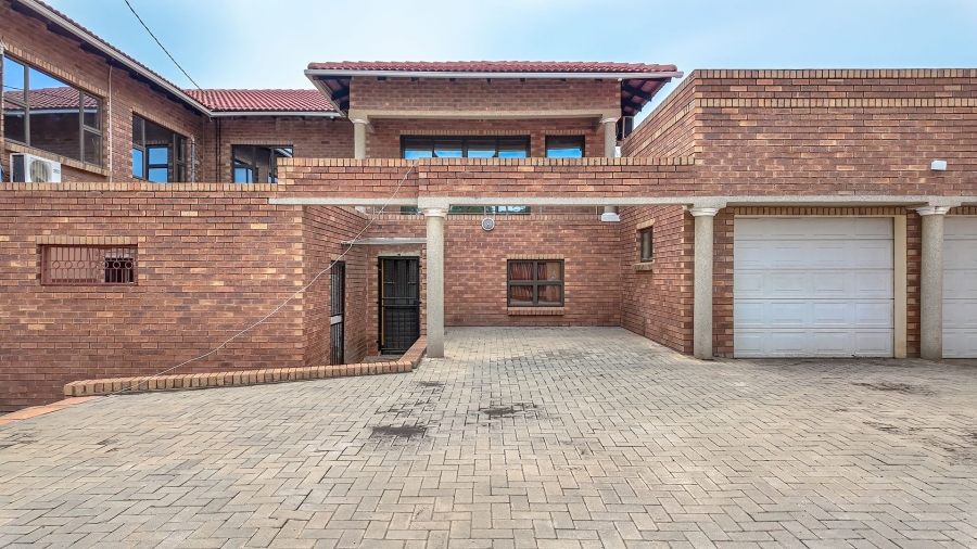 10 Bedroom Property for Sale in Proclamation Hill Gauteng