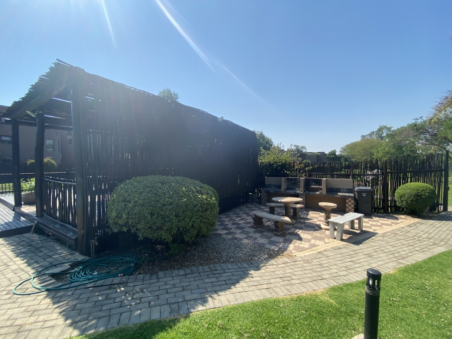 2 Bedroom Property for Sale in North Riding Gauteng