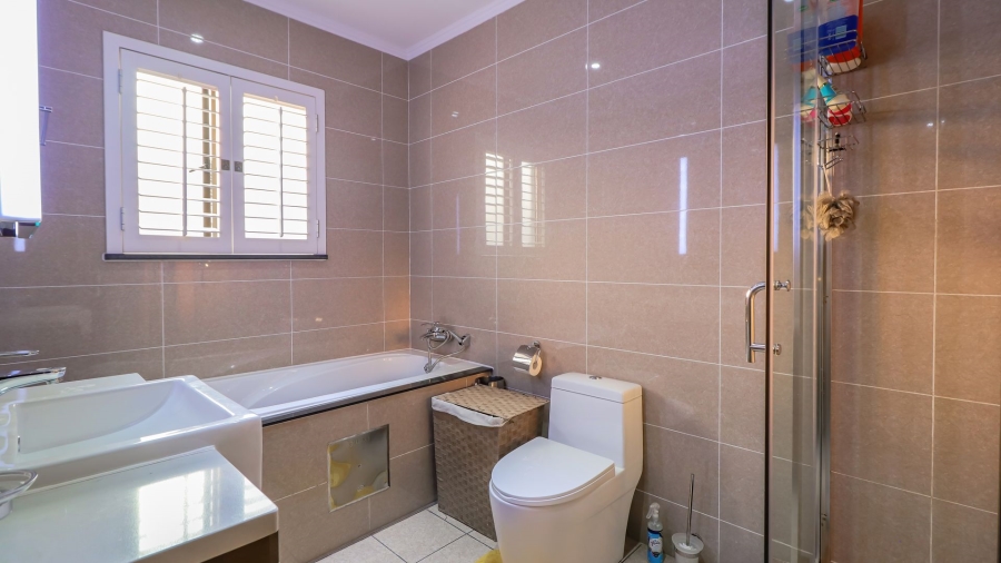 3 Bedroom Property for Sale in Maroeladal Gauteng