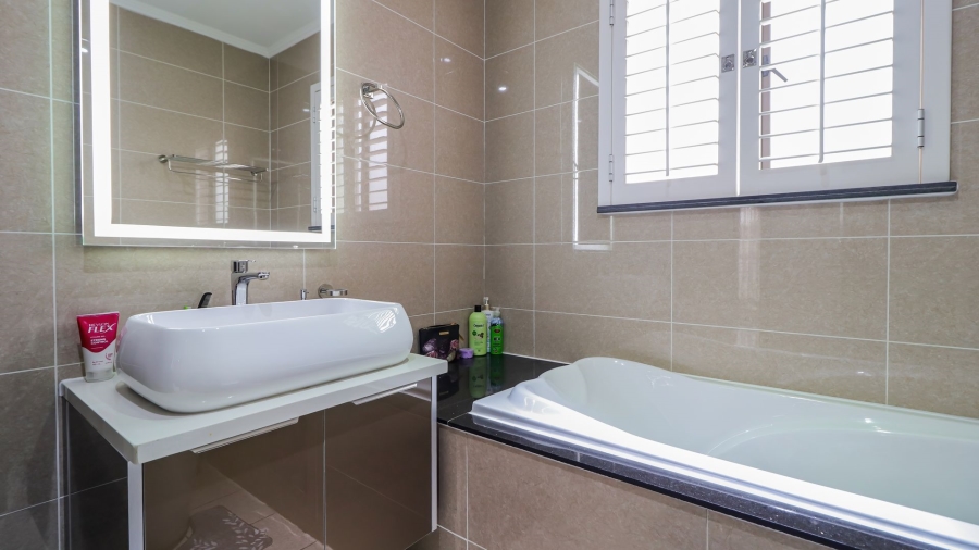 3 Bedroom Property for Sale in Maroeladal Gauteng