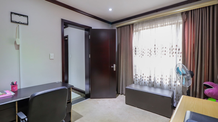 3 Bedroom Property for Sale in Maroeladal Gauteng