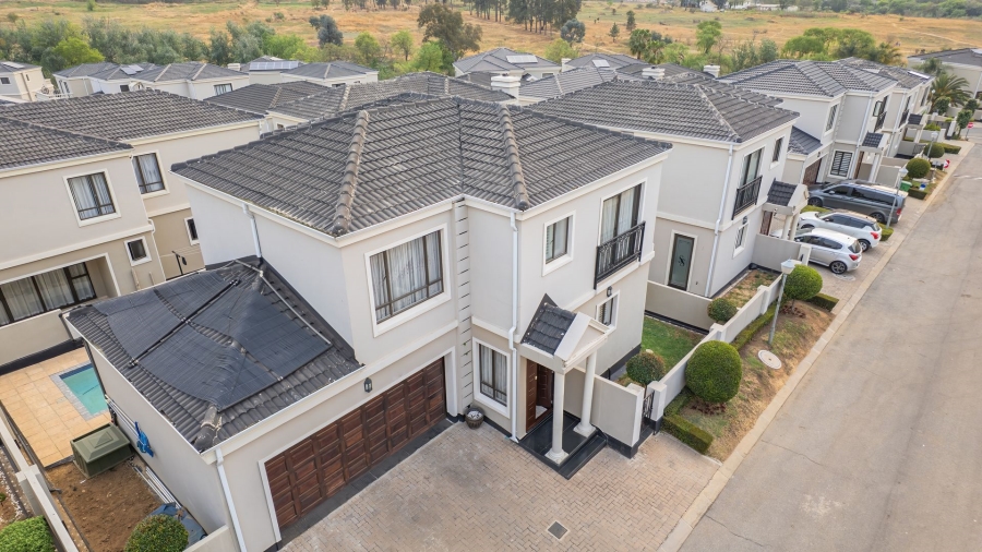 To Let 3 Bedroom Property for Rent in Fourways Gauteng