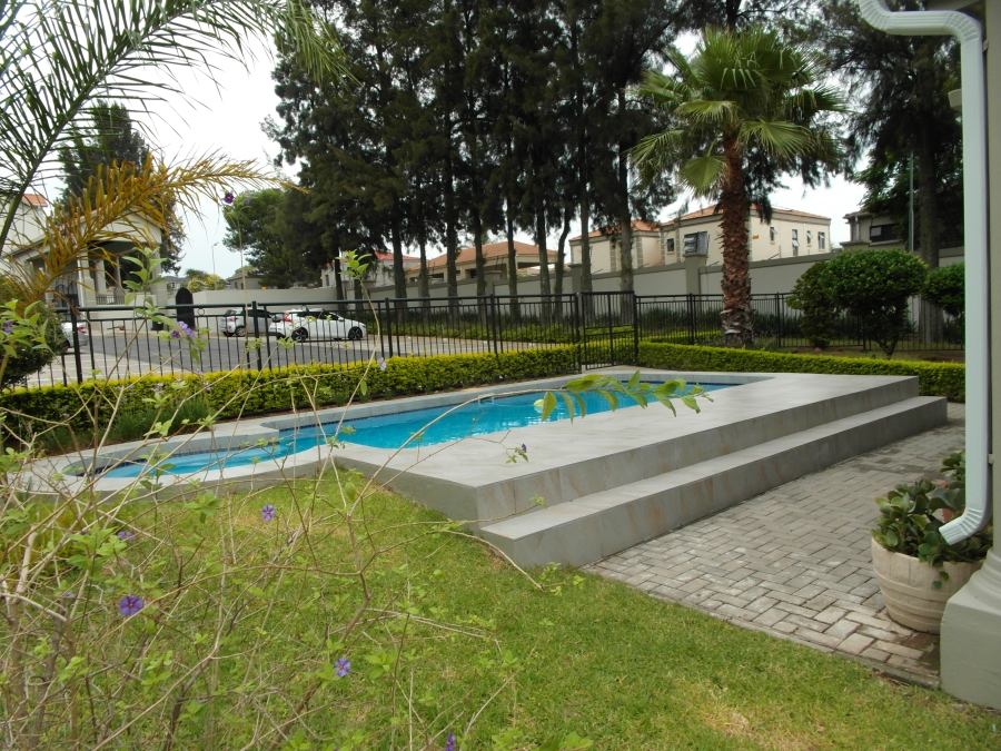 2 Bedroom Property for Sale in Broadacres Gauteng