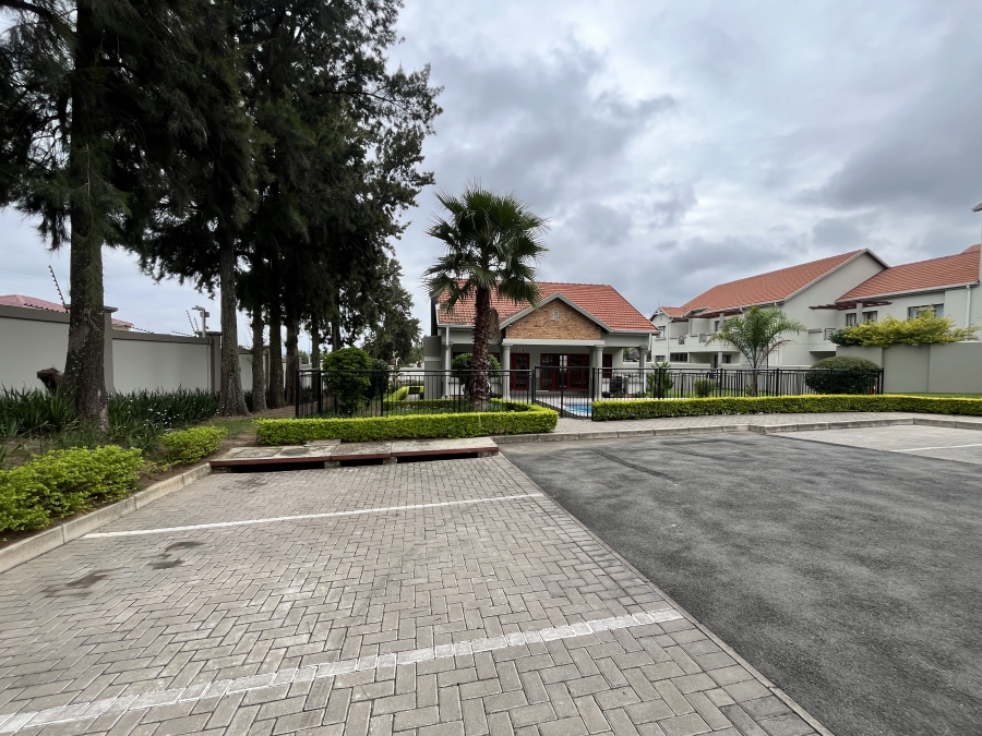 2 Bedroom Property for Sale in Broadacres Gauteng