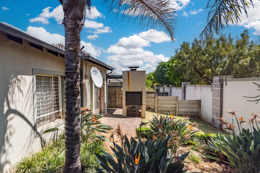 2 Bedroom Property for Sale in Amorosa Gauteng