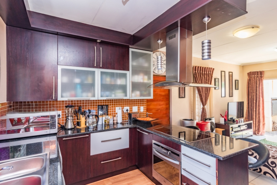 2 Bedroom Property for Sale in Amorosa Gauteng