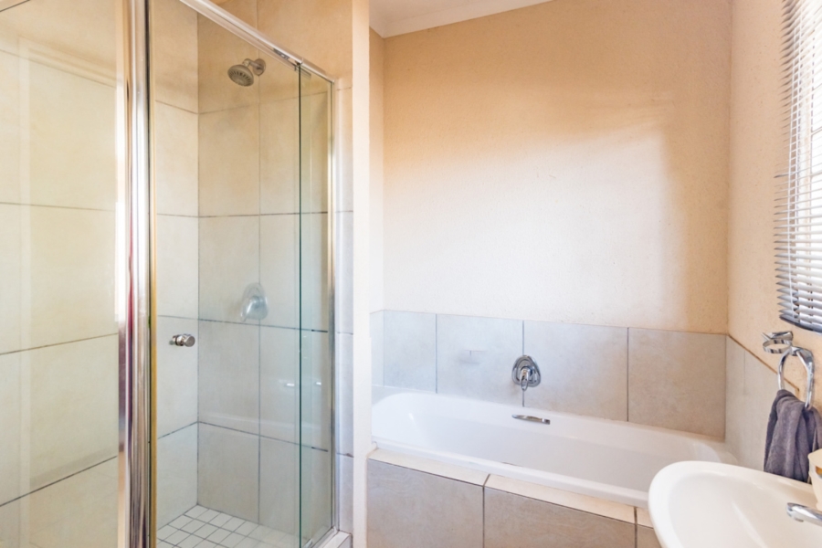 2 Bedroom Property for Sale in Amorosa Gauteng