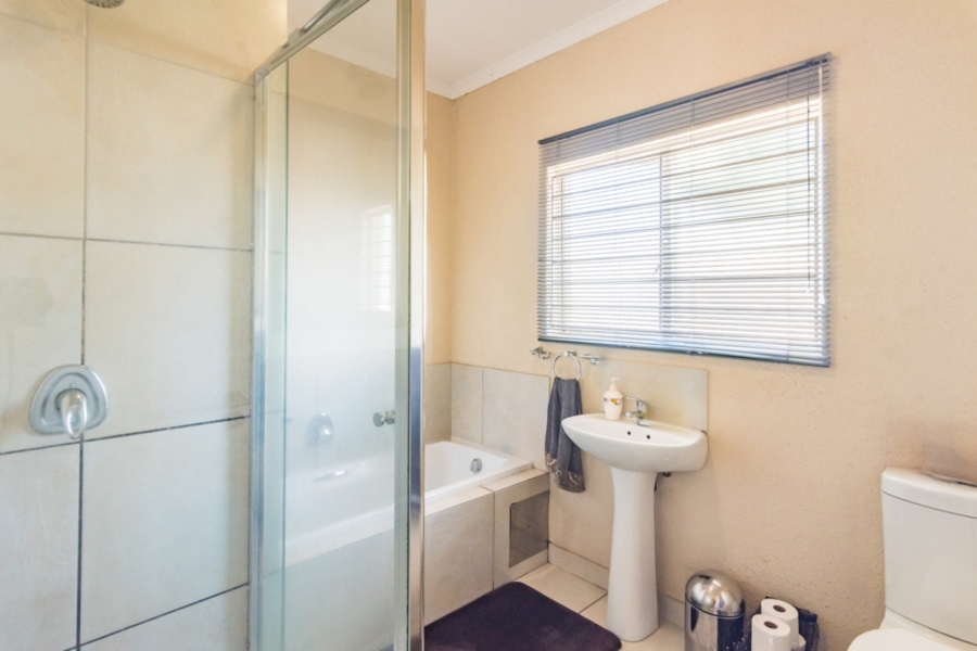 2 Bedroom Property for Sale in Amorosa Gauteng