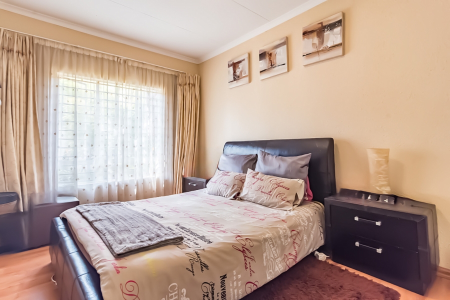 2 Bedroom Property for Sale in Amorosa Gauteng