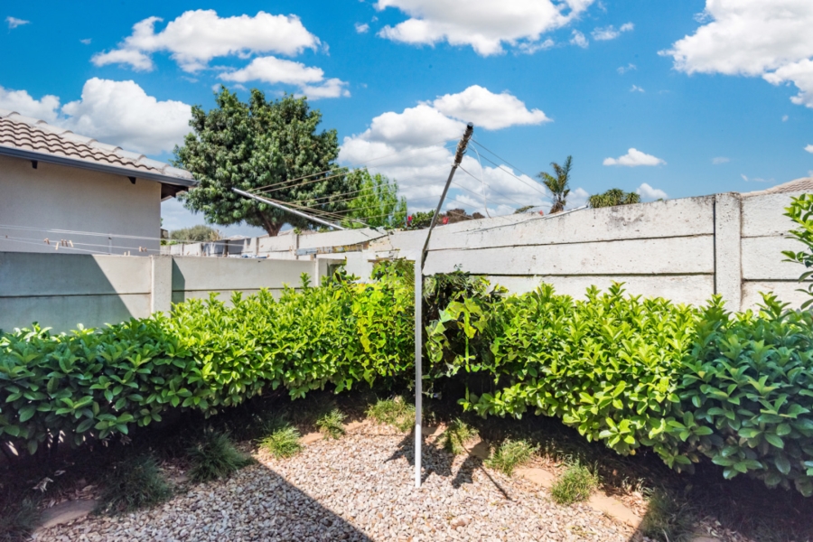 2 Bedroom Property for Sale in Amorosa Gauteng