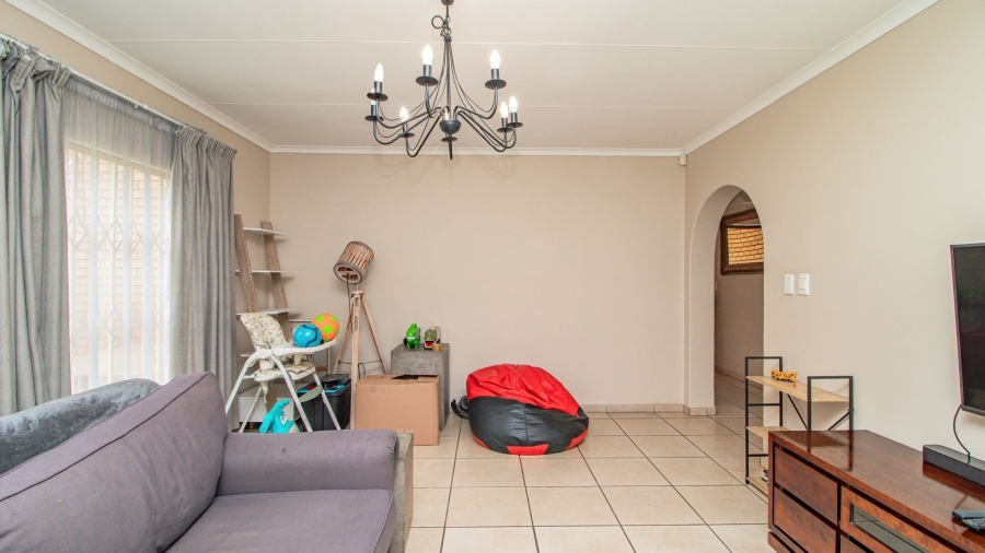 3 Bedroom Property for Sale in Lakefield Gauteng