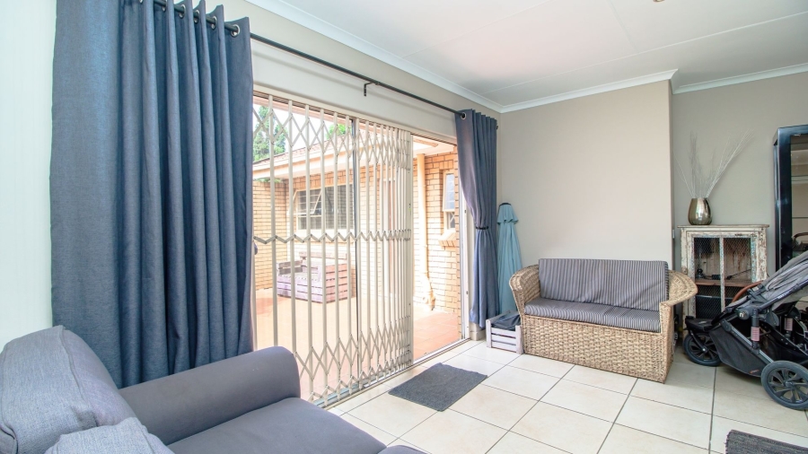 3 Bedroom Property for Sale in Lakefield Gauteng