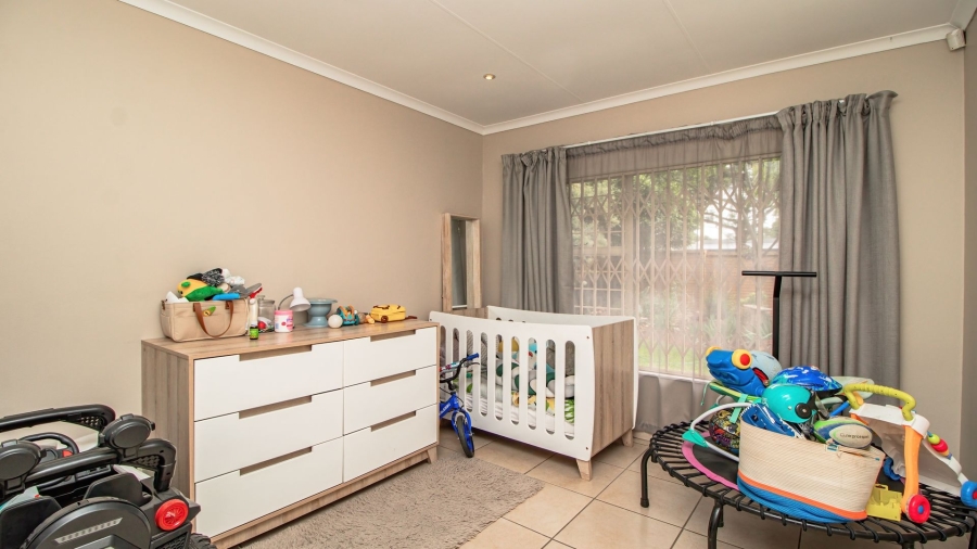 3 Bedroom Property for Sale in Lakefield Gauteng