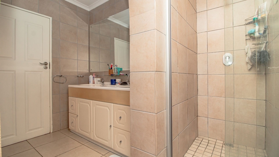 3 Bedroom Property for Sale in Lakefield Gauteng