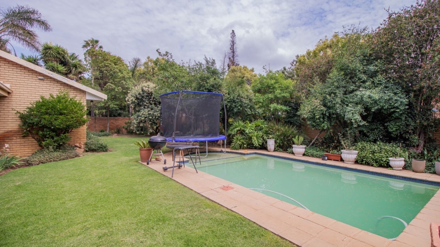 3 Bedroom Property for Sale in Lakefield Gauteng