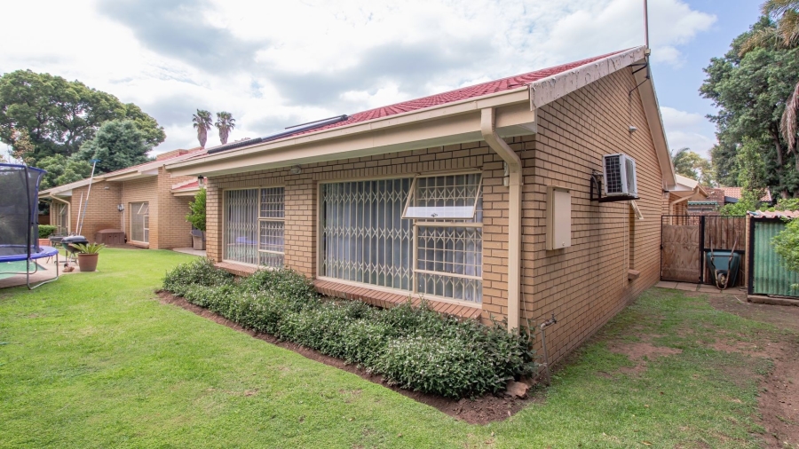3 Bedroom Property for Sale in Lakefield Gauteng