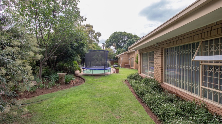 3 Bedroom Property for Sale in Lakefield Gauteng