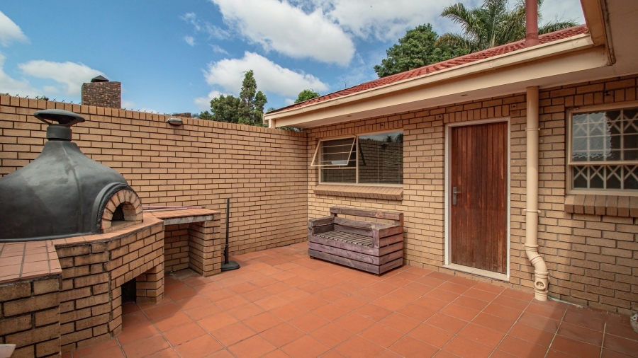 3 Bedroom Property for Sale in Lakefield Gauteng