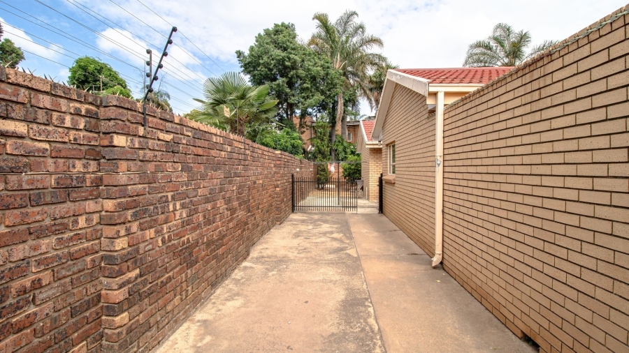 3 Bedroom Property for Sale in Lakefield Gauteng