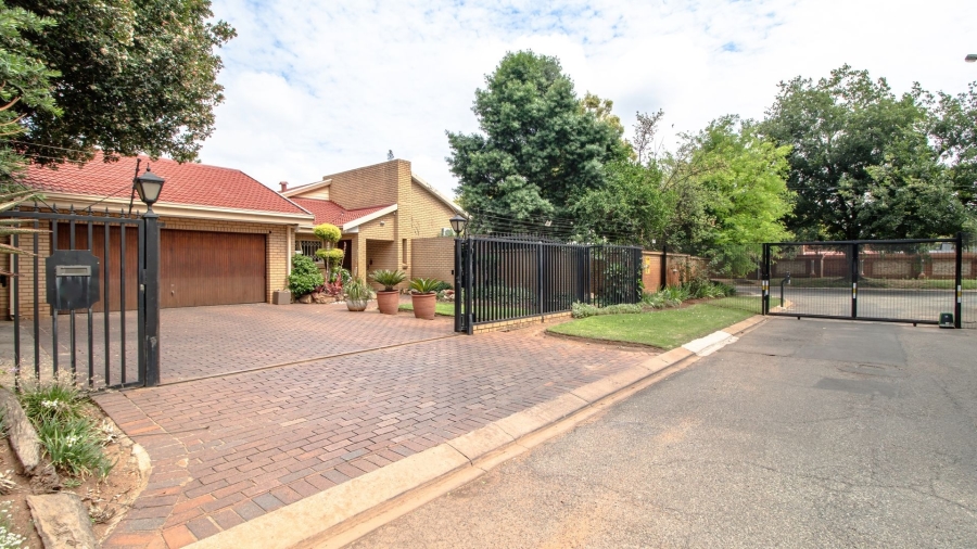 3 Bedroom Property for Sale in Lakefield Gauteng