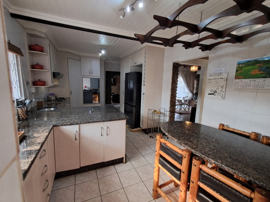 4 Bedroom Property for Sale in Flora Gardens Gauteng