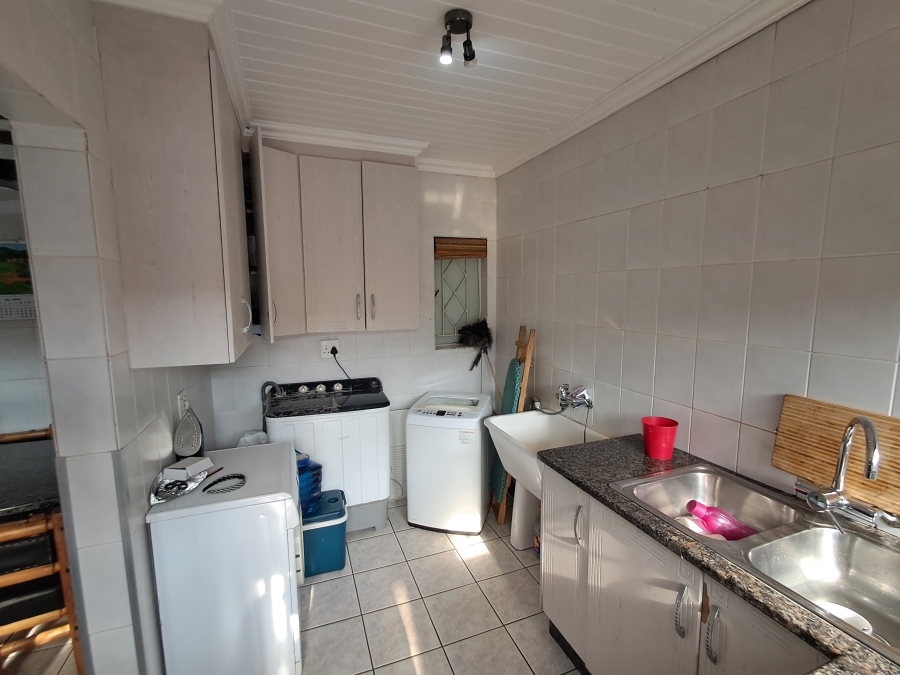 4 Bedroom Property for Sale in Flora Gardens Gauteng