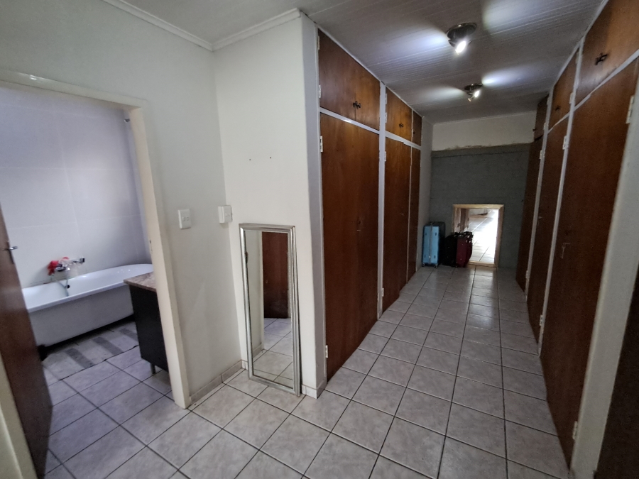 4 Bedroom Property for Sale in Flora Gardens Gauteng