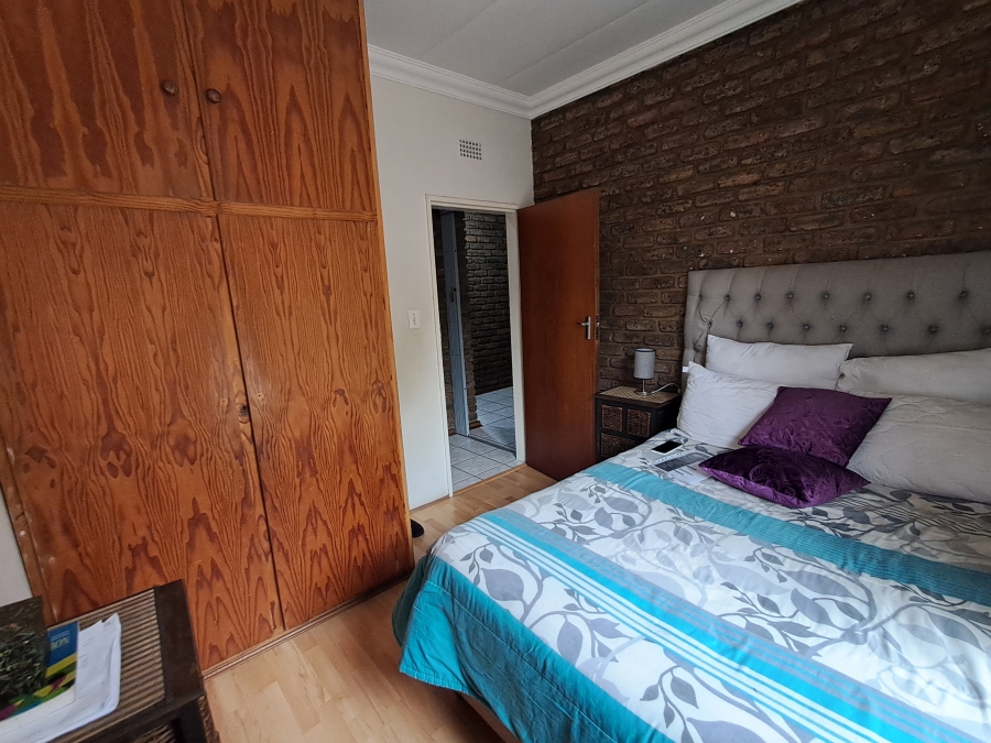 4 Bedroom Property for Sale in Flora Gardens Gauteng