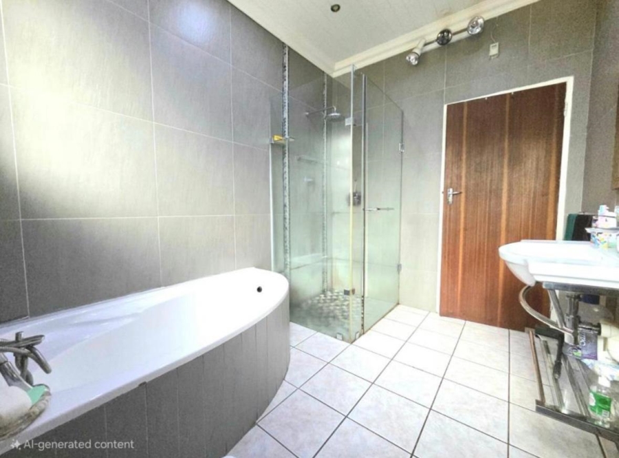 4 Bedroom Property for Sale in Flora Gardens Gauteng