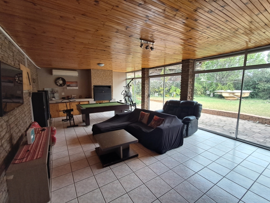 4 Bedroom Property for Sale in Flora Gardens Gauteng