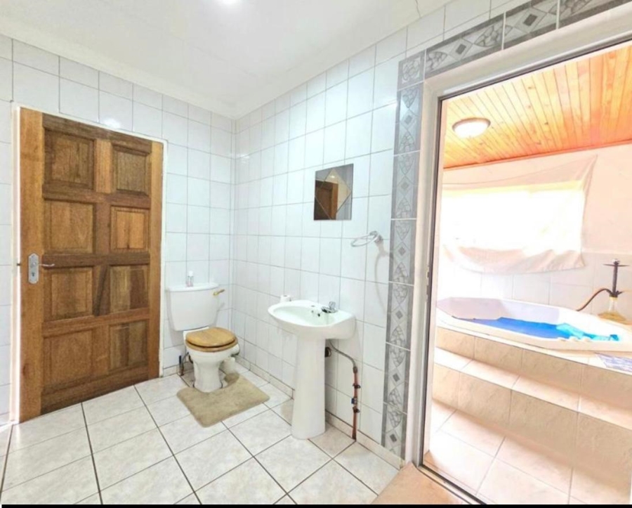 4 Bedroom Property for Sale in Flora Gardens Gauteng