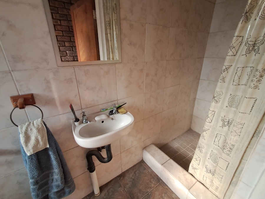 4 Bedroom Property for Sale in Flora Gardens Gauteng