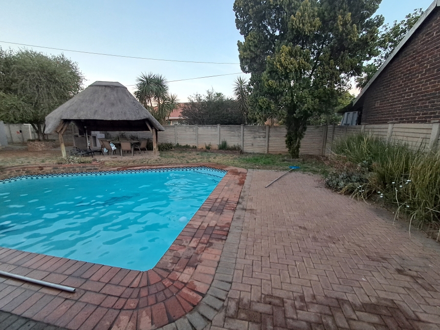 To Let 3 Bedroom Property for Rent in Vanderbijlpark SW Gauteng