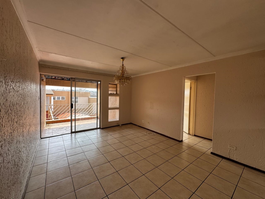 2 Bedroom Property for Sale in Mondeor Gauteng