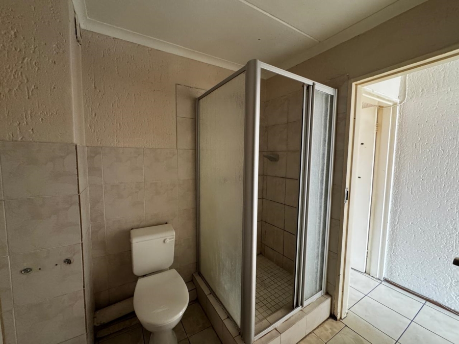 2 Bedroom Property for Sale in Mondeor Gauteng