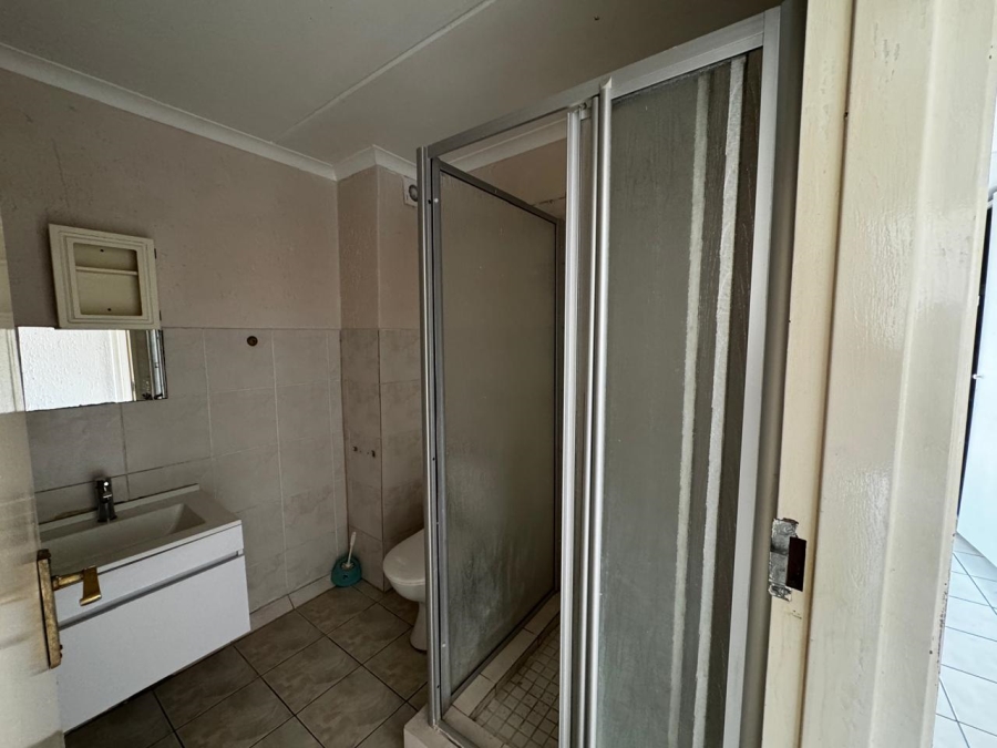 2 Bedroom Property for Sale in Mondeor Gauteng
