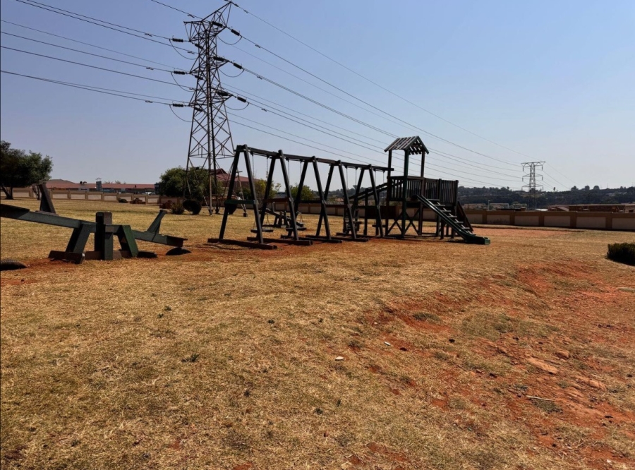 2 Bedroom Property for Sale in Mondeor Gauteng