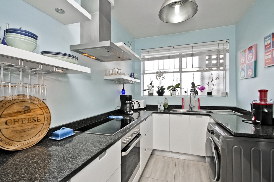 To Let 2 Bedroom Property for Rent in Illovo Gauteng